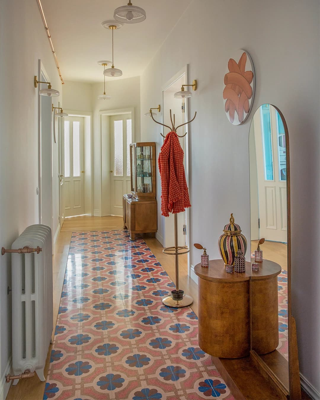 Entrance hall with a patterned Granito floor.