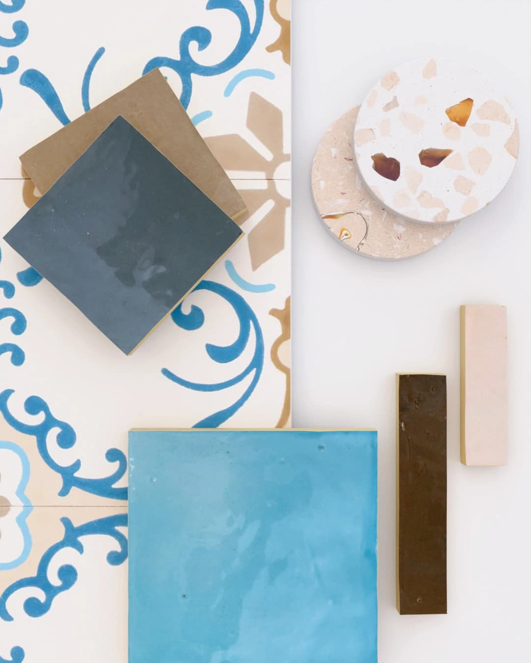 Moodboard: Sand and blue tones